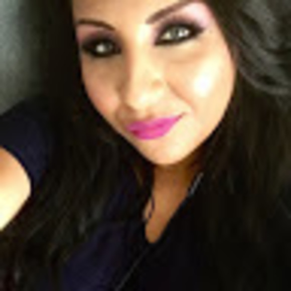 Meet your Posher, Sandra - Picture 1 of 1